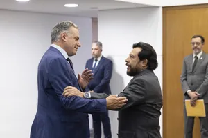 Orsi recibe a vicepresidente de El Salvador