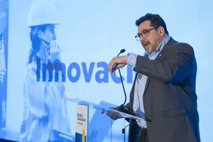 Orsi asistió al acto por el Día de la Construcción
