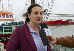 Zarpada del buque pesquero de DINARA