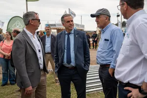 Presidente Orsi participó de feria forestal en Juan Lacaze