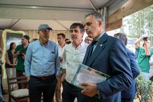 Presidente Orsi participó de feria forestal en Juan Lacaze
