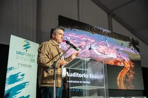 Presidente Orsi participó de feria forestal en Juan Lacaze