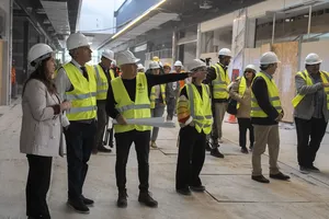 Presidente Orsi visitó obras de shopping de av. garzón