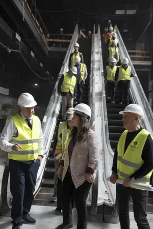 Presidente Orsi visitó obras de shopping de av. garzón