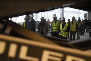 Presidente Orsi visitó obras de shopping de av. garzón