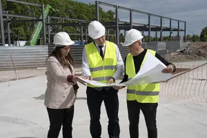 Presidente Orsi visitó obras de shopping de av. garzón